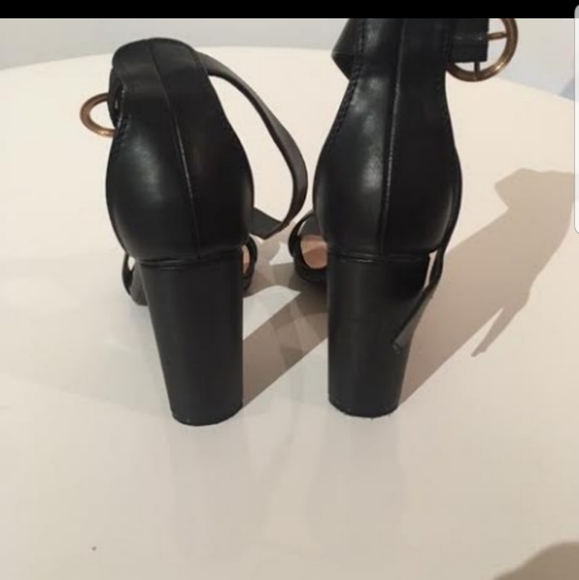 Lulu's vegan leather block heel - Picture 2 of 3